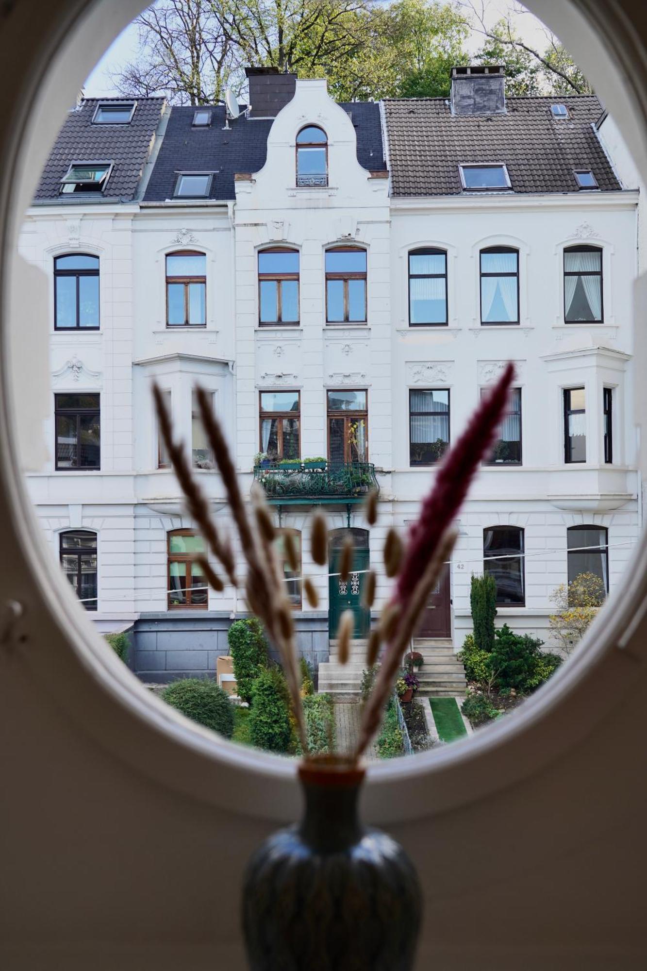 Ferienwohnung Luxurioeses Altbau Im Szenenviertel Wuppertal Exterior foto